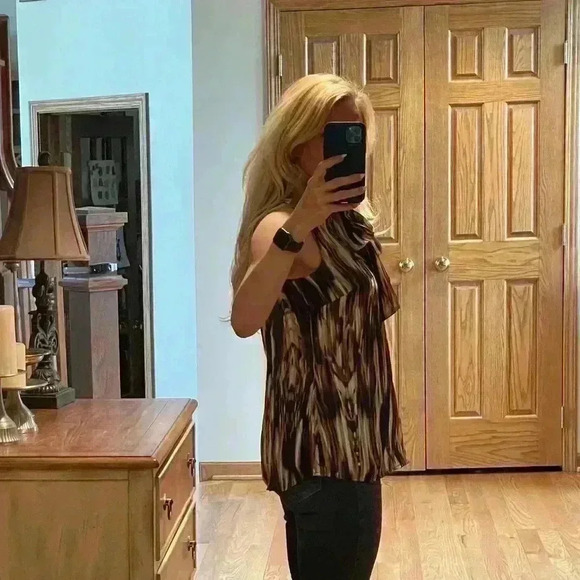 Classique Entier Sleeveless Multicolor/Watercolor 100% Silk Top in a size small. - Picture 12 of 14